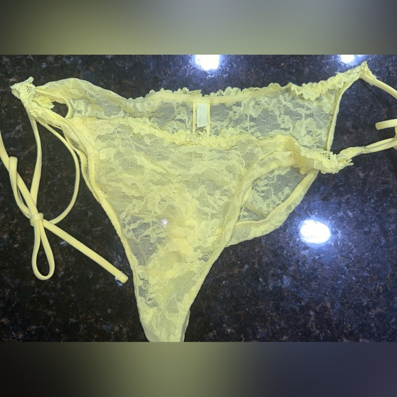 Fits Everybody Lace Tanga - Picture 12 of 13
